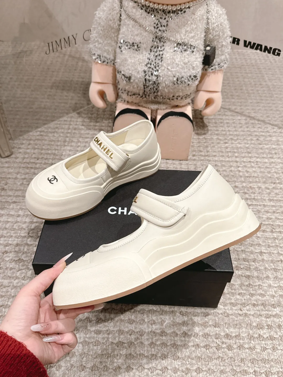 👟👟Ex-factory price 600👟👟 Chanel 25k new counter shoes, ceiling top quality [proud] This shoe is really a lucky star for small people, thick sole 5cm, more refined, rhombus, slim legs, the key is very comfortable upper foot: imported cowhide, lining: leather lining, outsole: genuine molded TPU outsole ~ 5cm heel height Size: 35-40 (41 made to order, non-refundable)